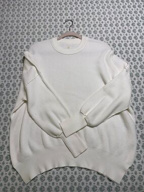 Classic Cream Crewneck Women's Sweater Size Small Soft Material